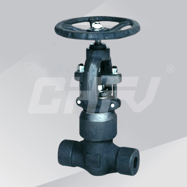 Forged steel self-sealing globe valve